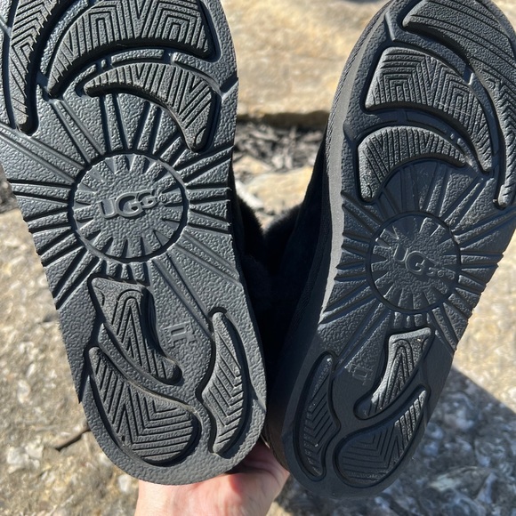 Ugg Carter Boots - Picture 6 of 10